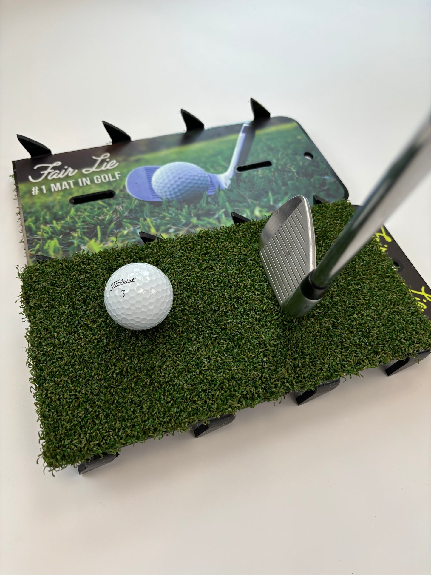 CUSTOM / PERSONALISED Fair Lie Winter golf mat, grips the turf, anti slip golf mat.